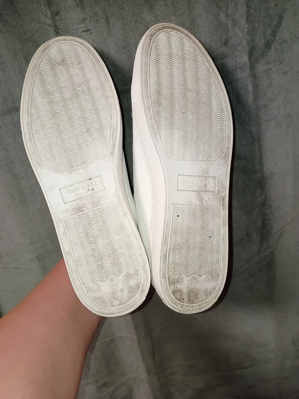 kate spade Fez White Sneakers with Black Spade Accent Size 11 EUC